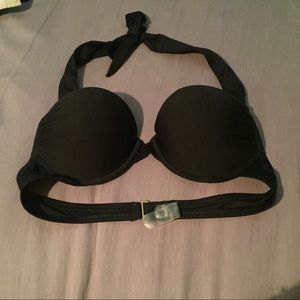 Victoria’s Secret bombshell swim